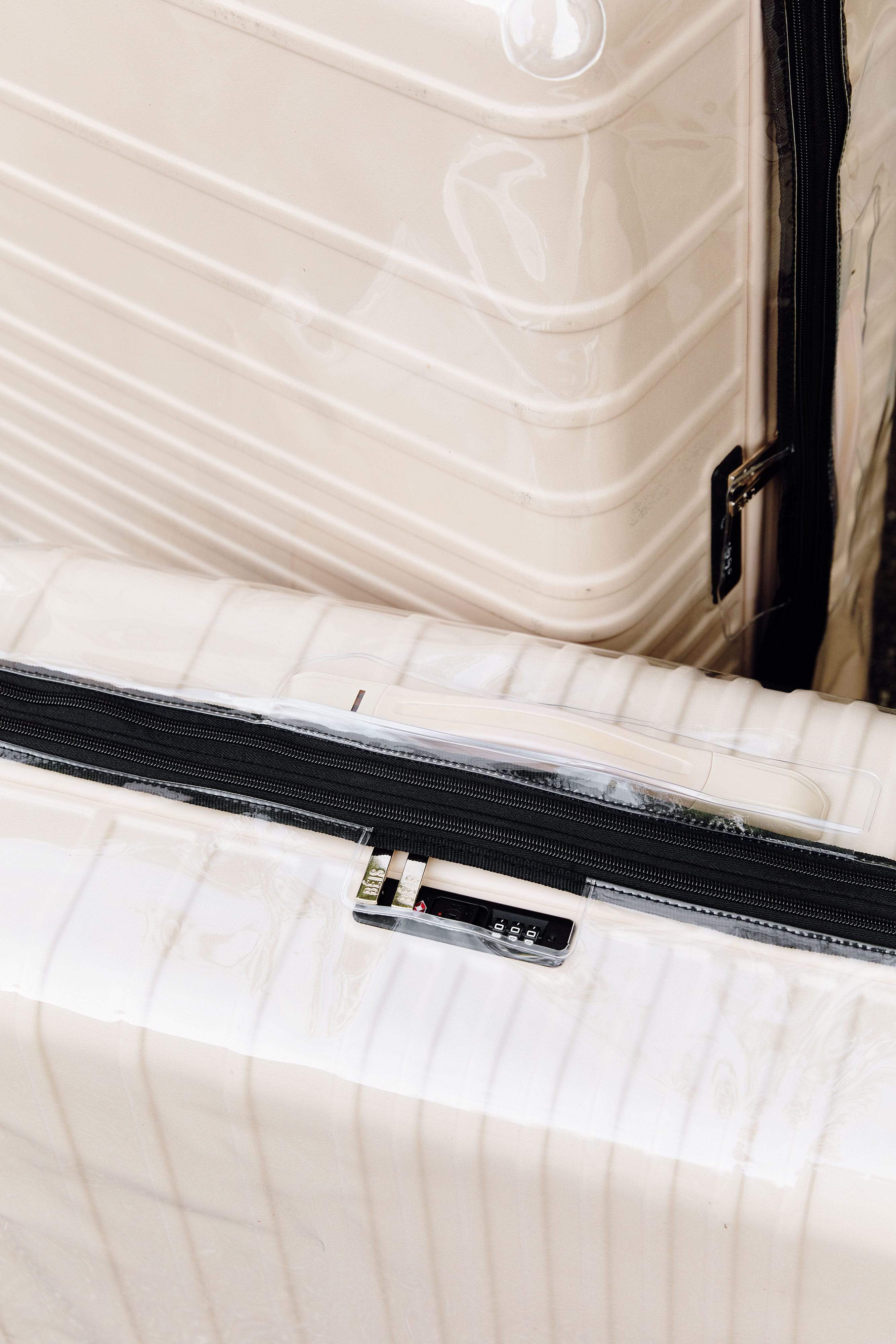 The Medium Check-In Luggage Cover - Image 6