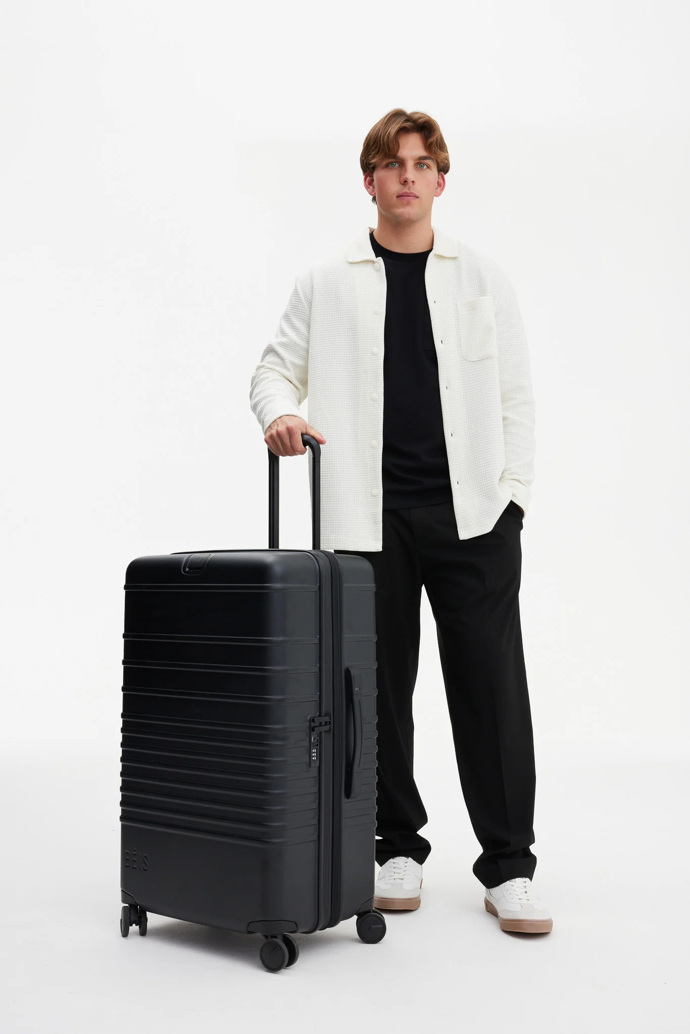 The Large Check-In Roller in All Black - Image 3