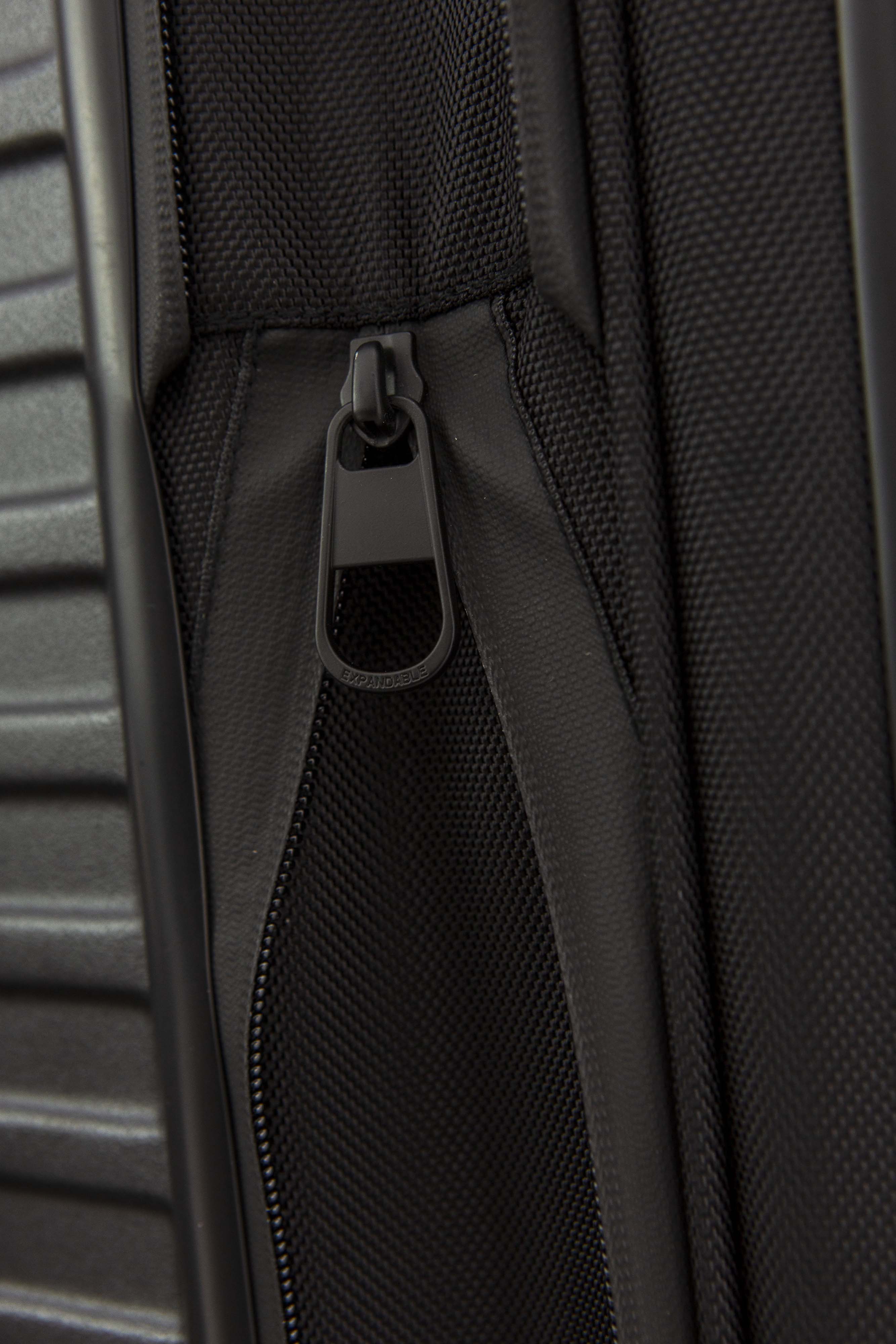 The Large Check-In Roller in Black - Image 11