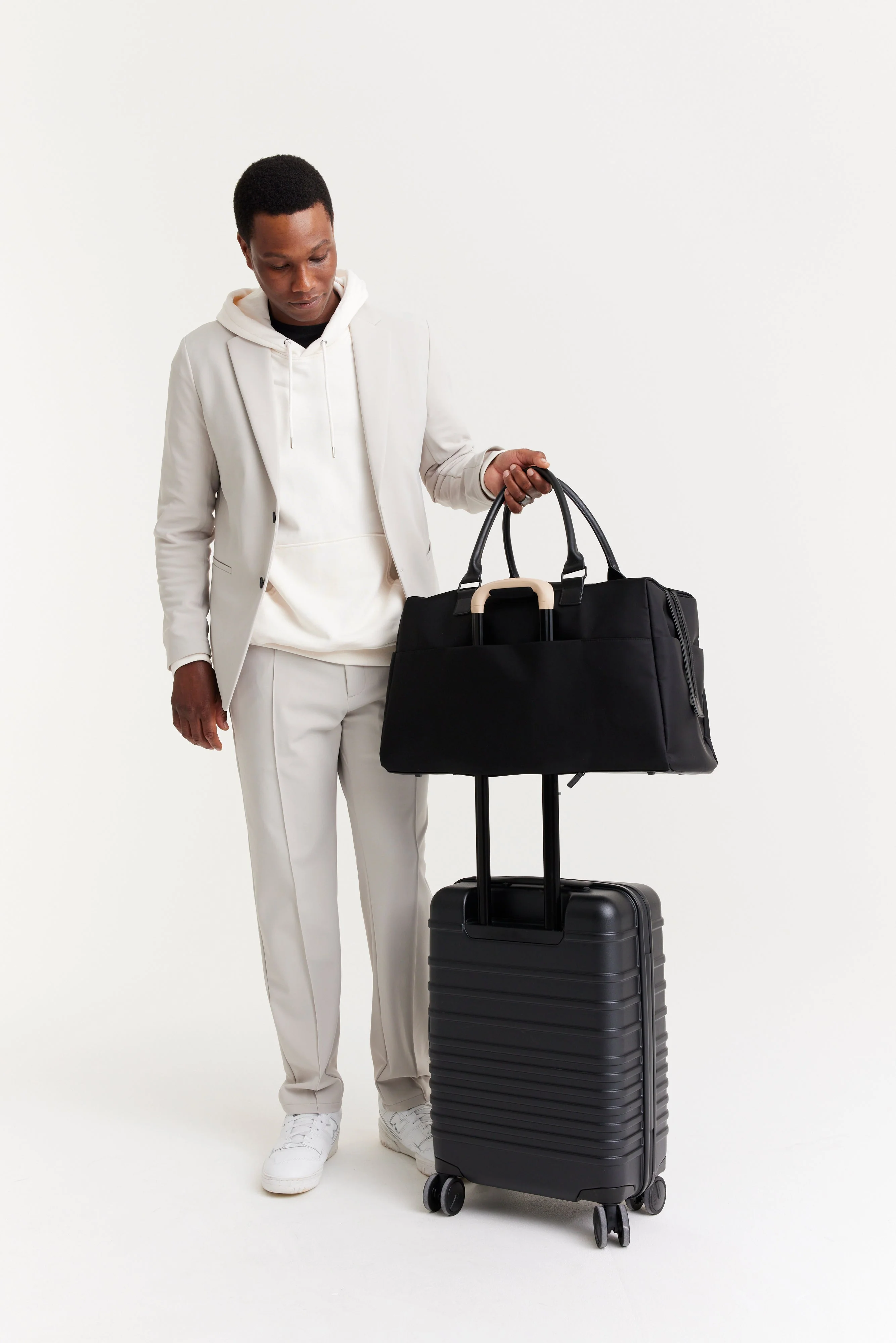 The Commuter Duffle in Black - Image 16