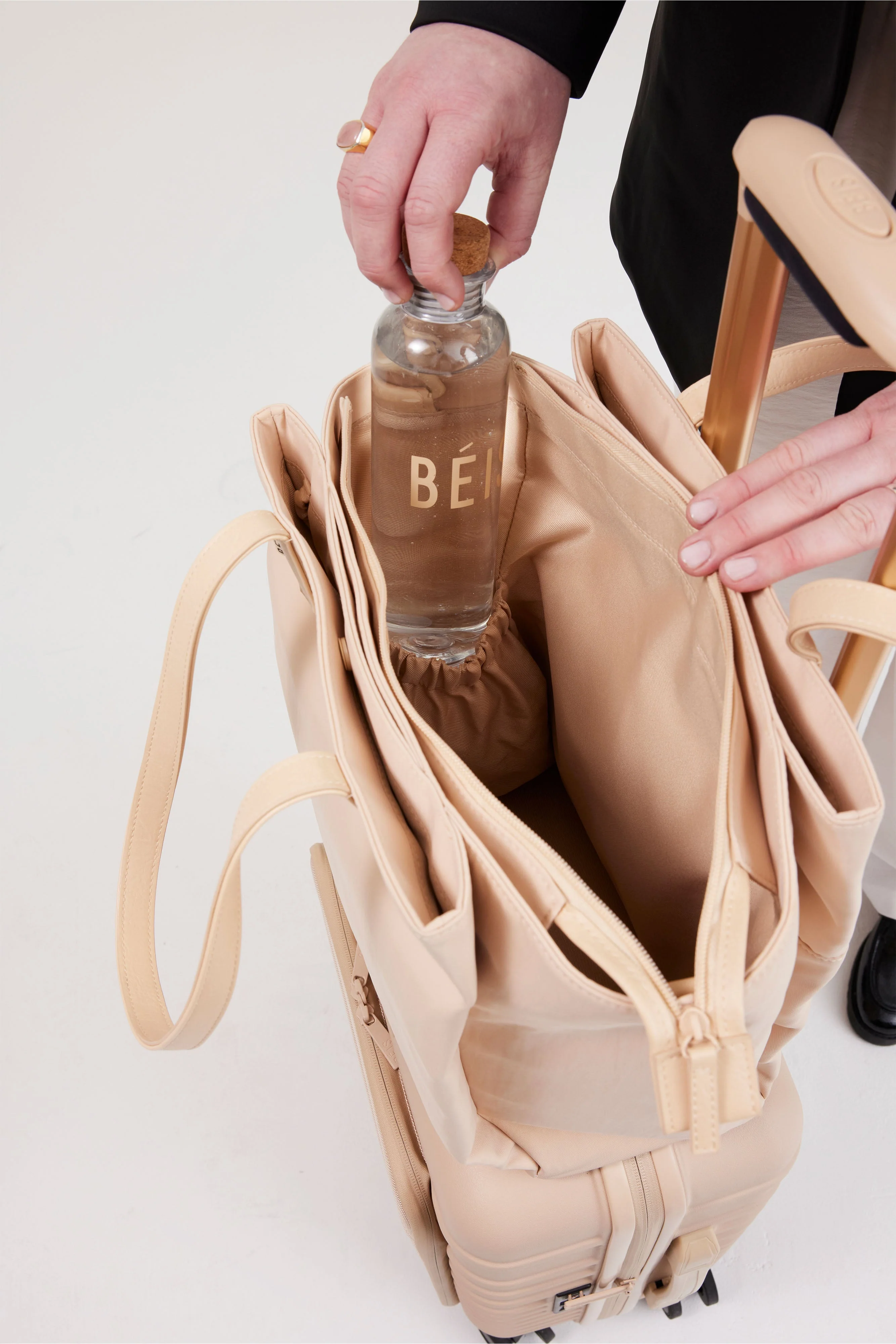 The Commuter Tote in Beige - Image 14