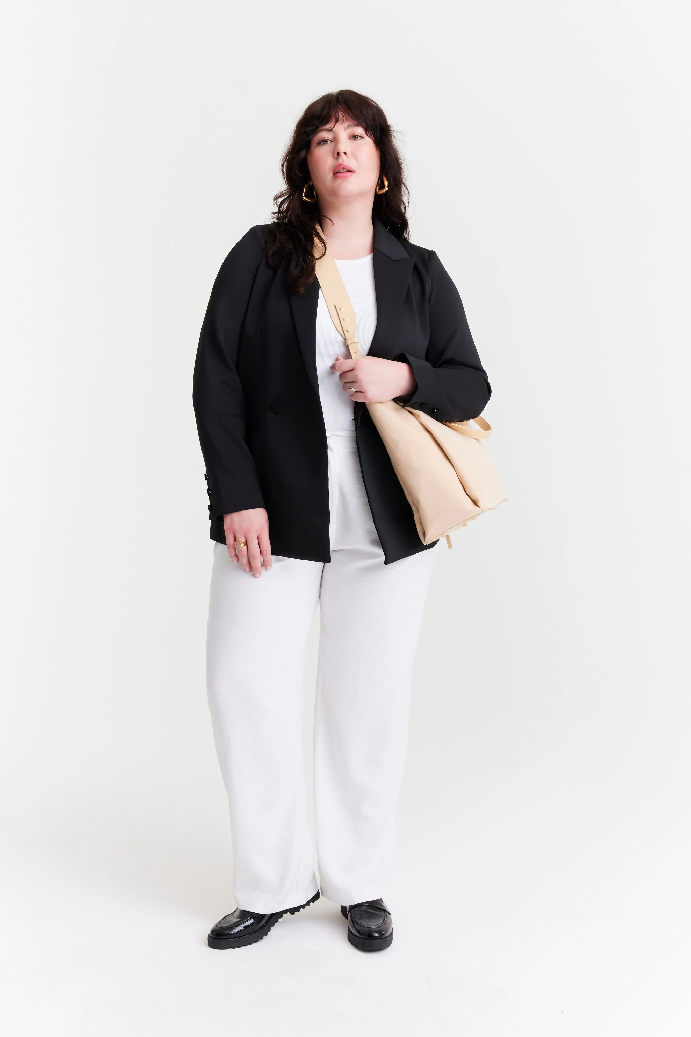 The Commuter Tote in Beige - Image 18