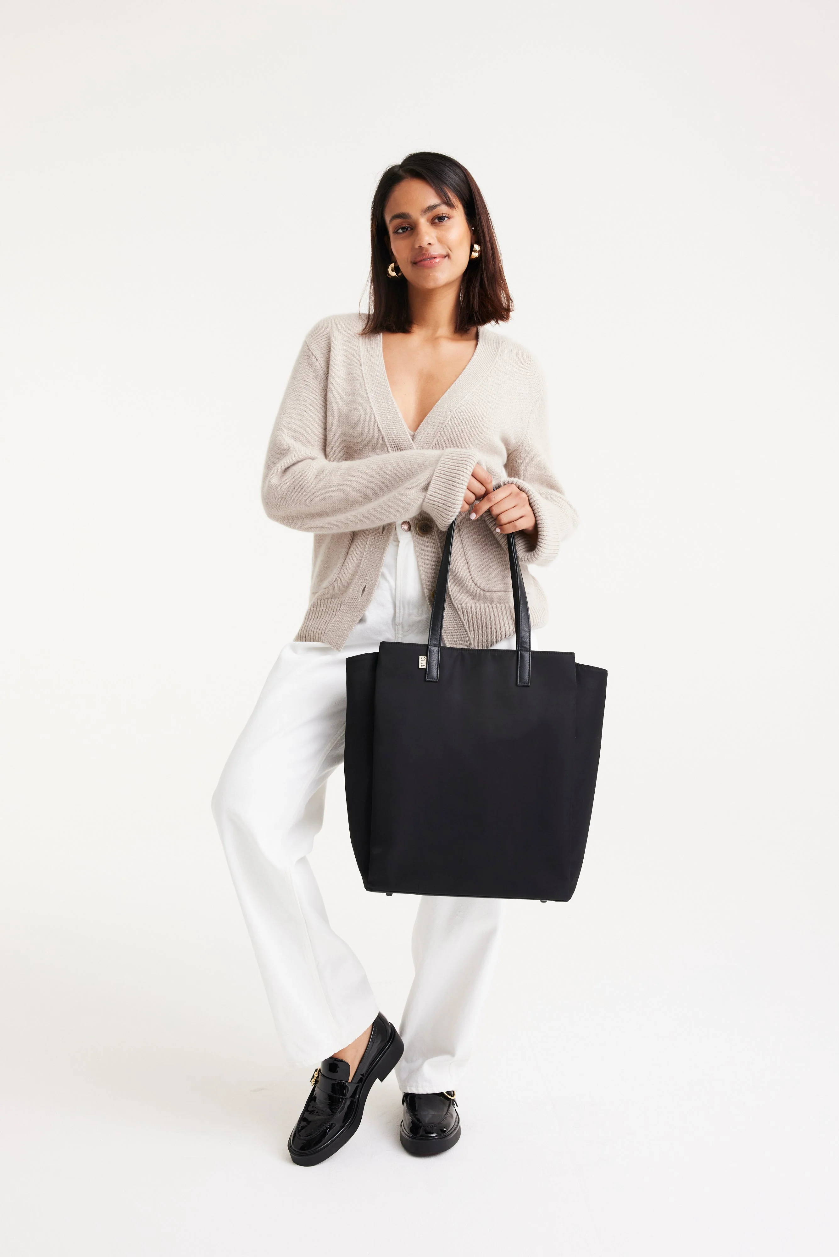 The Commuter Tote in Black - Image 16