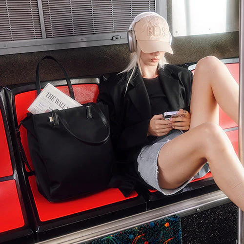 The Commuter Tote in Black - Image 19