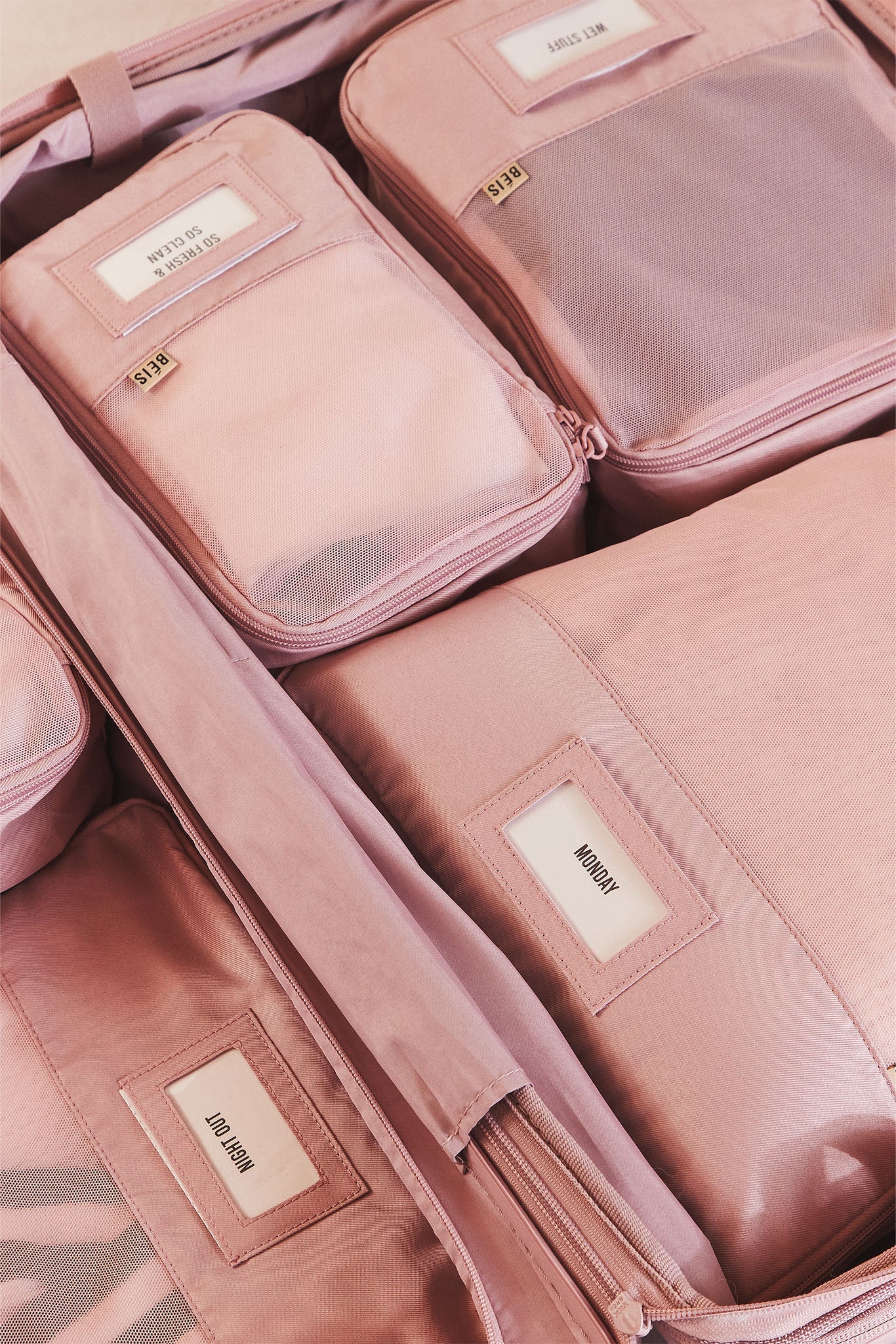 The Compression Packing Cubes 4 pc in Atlas Pink - Image 7