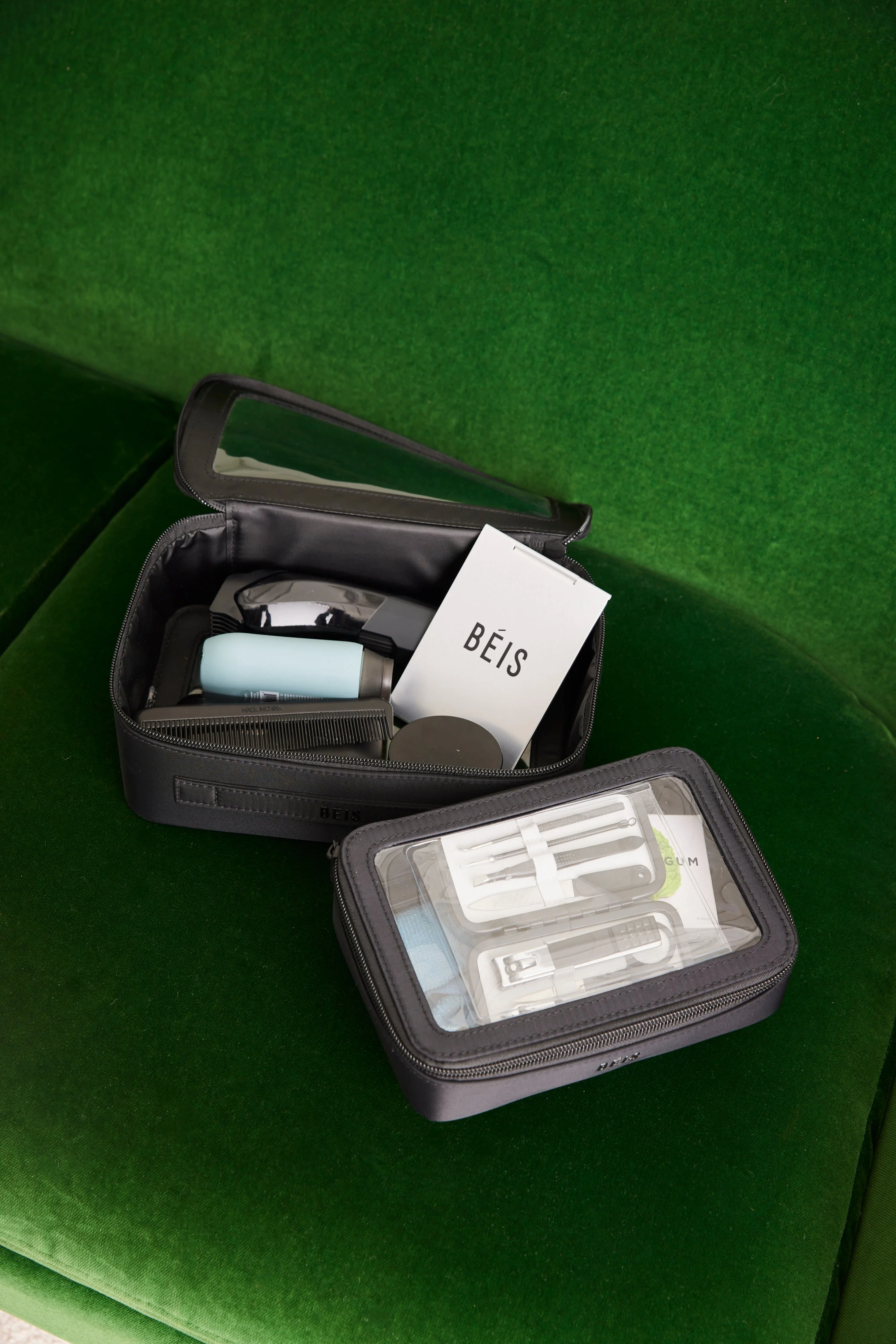 The In Flight Cosmetic Set in Black - Image 4