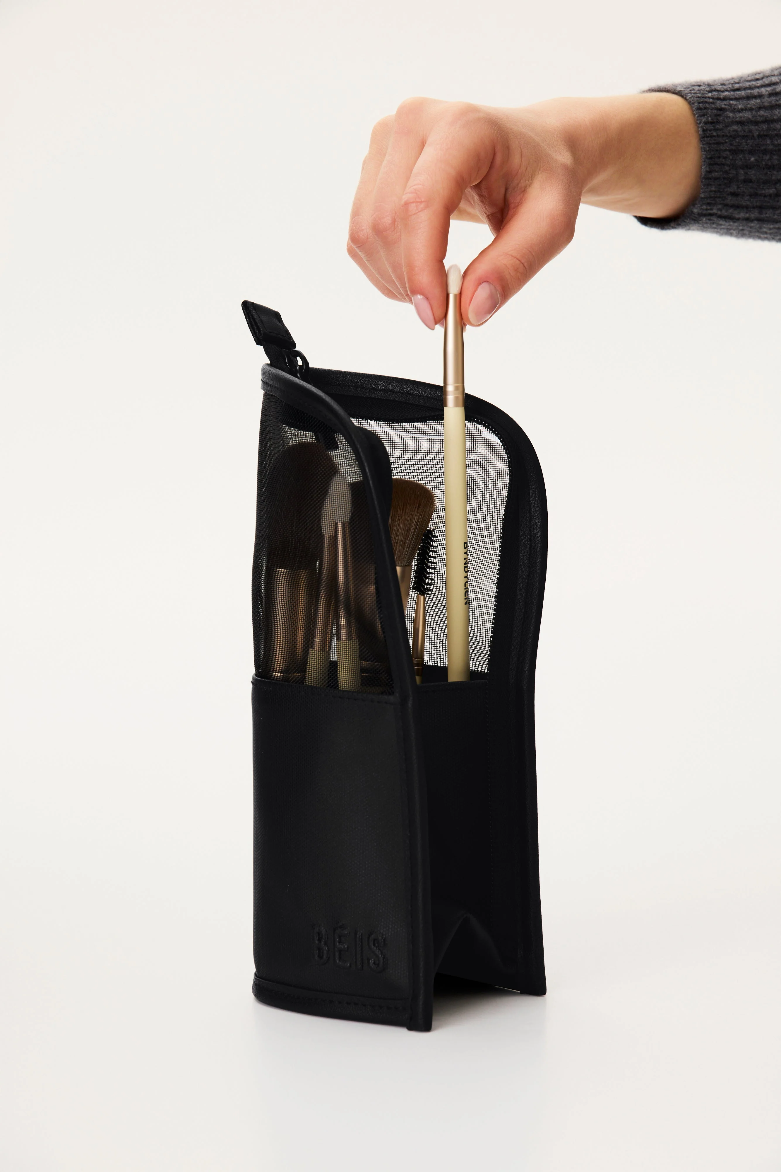 The Makeup Brush Pouch in Black - Image 5