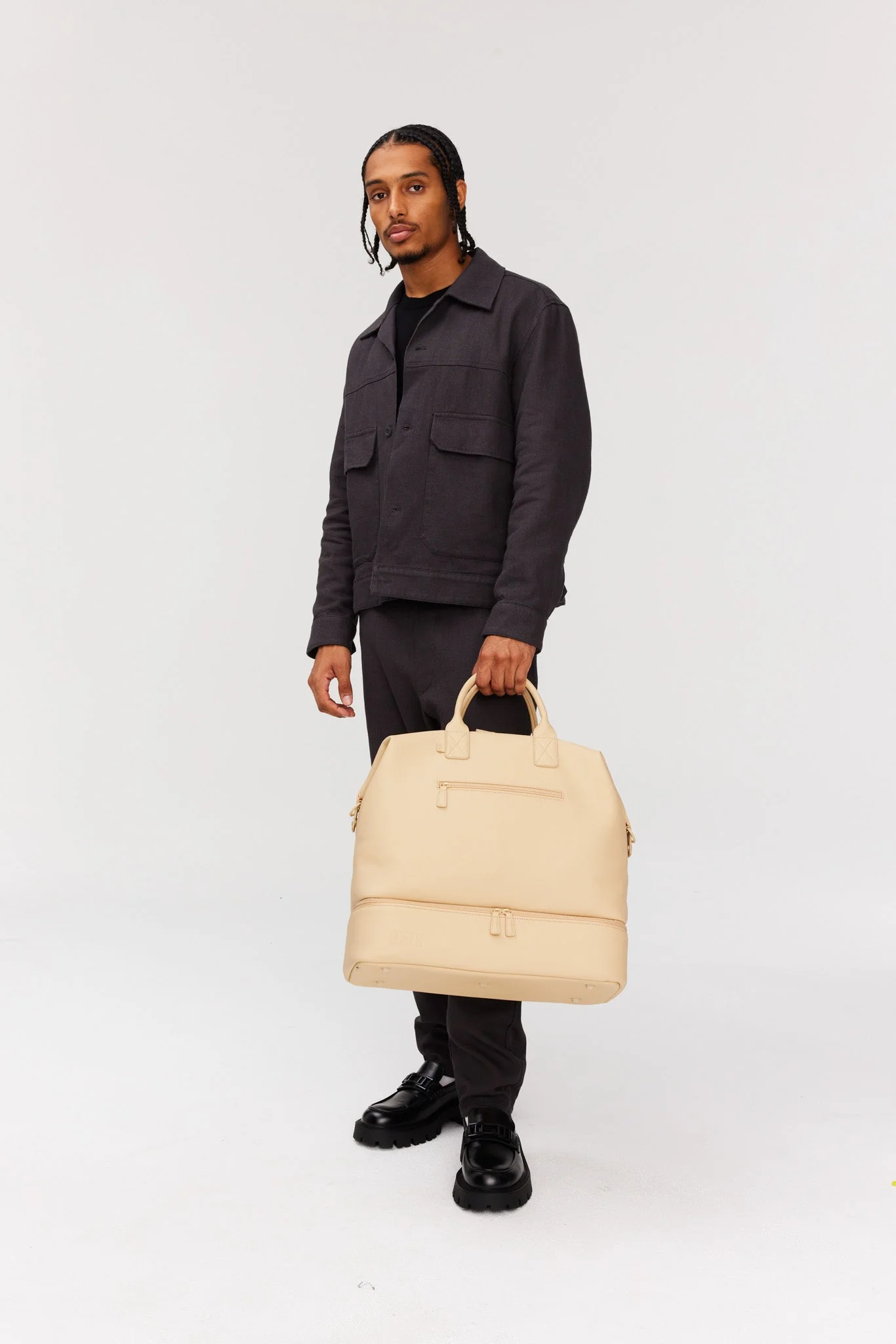The Premium Weekender in Beige - Image 10