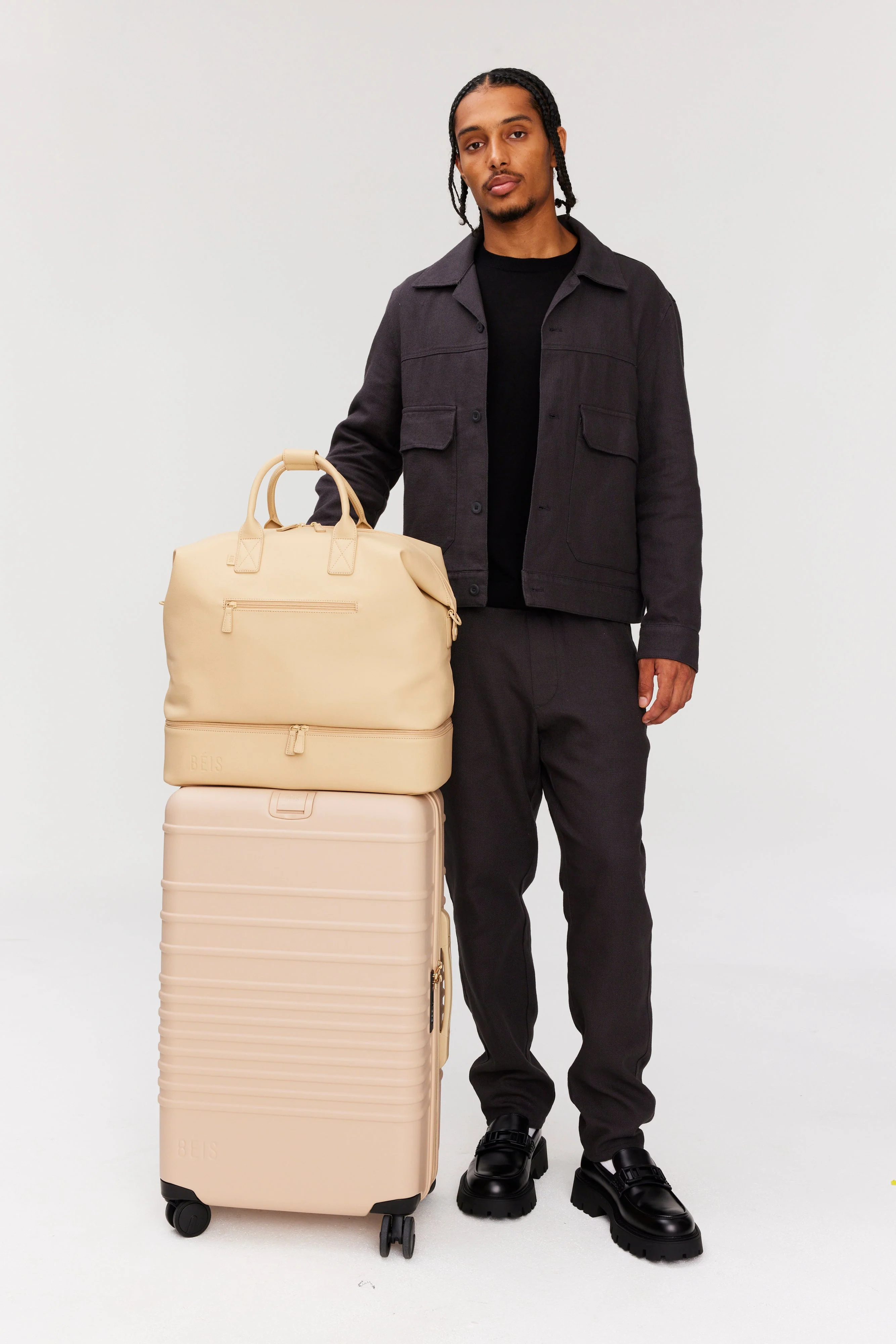 The Premium Weekender in Beige - Image 12