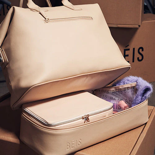 The Premium Weekender in Beige - Image 16