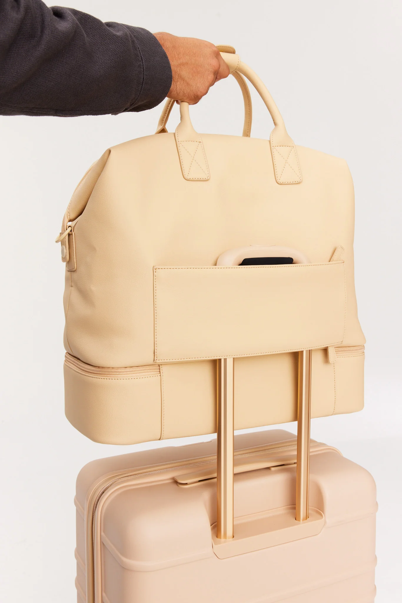 The Premium Weekender in Beige - Image 7
