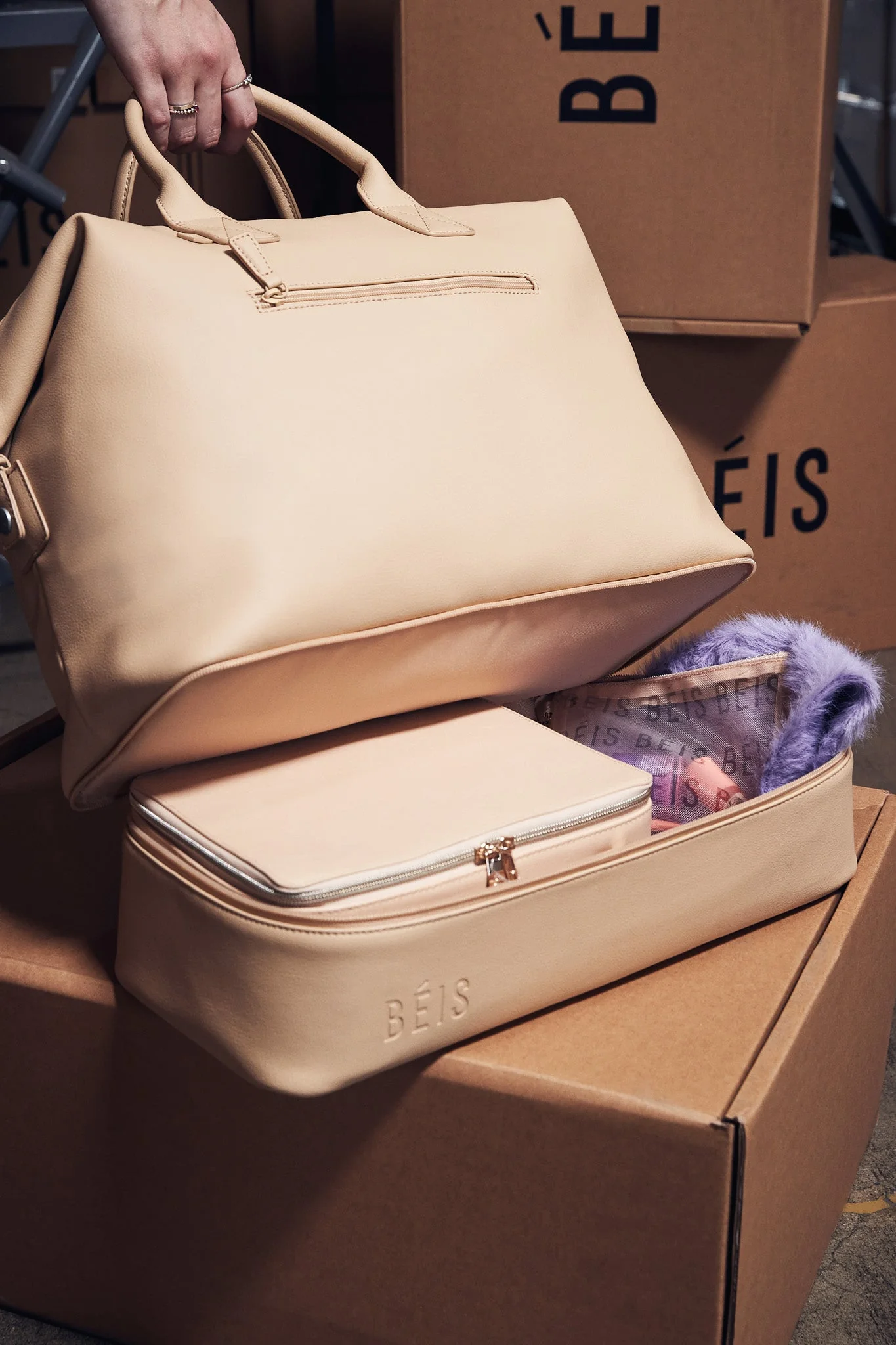 The Premium Weekender in Beige - Image 8