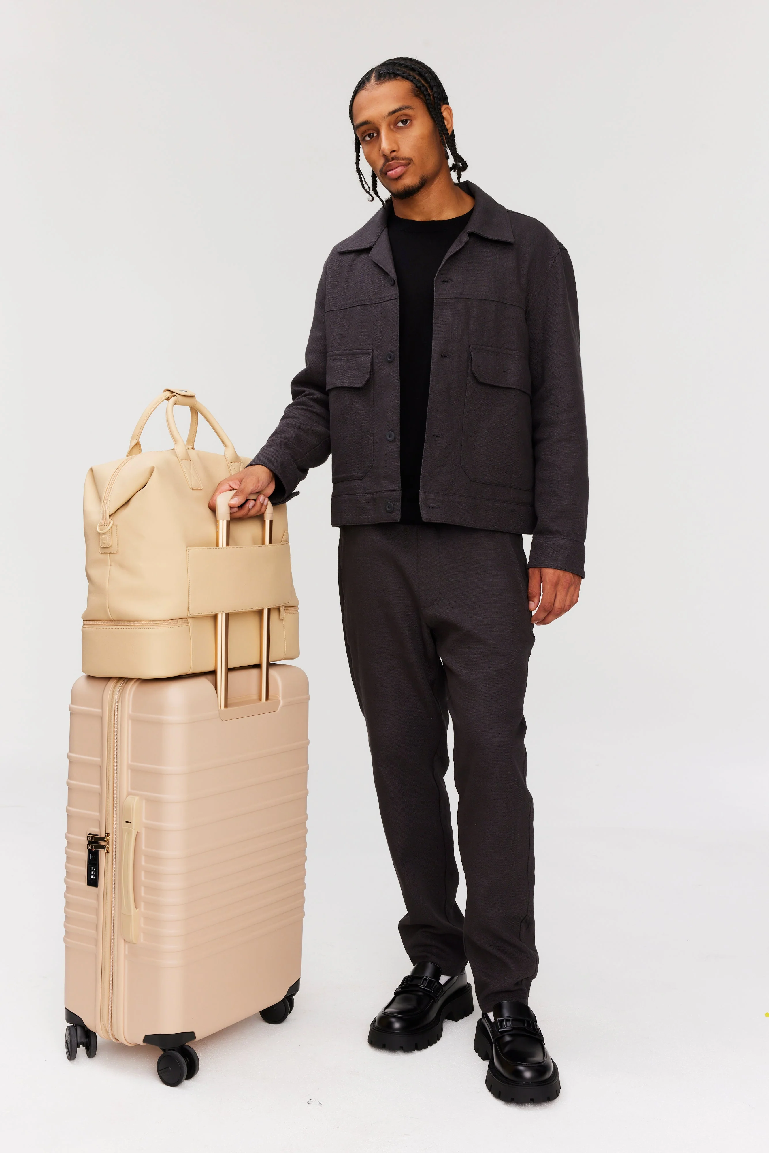 The Premium Weekender in Beige - Image 9