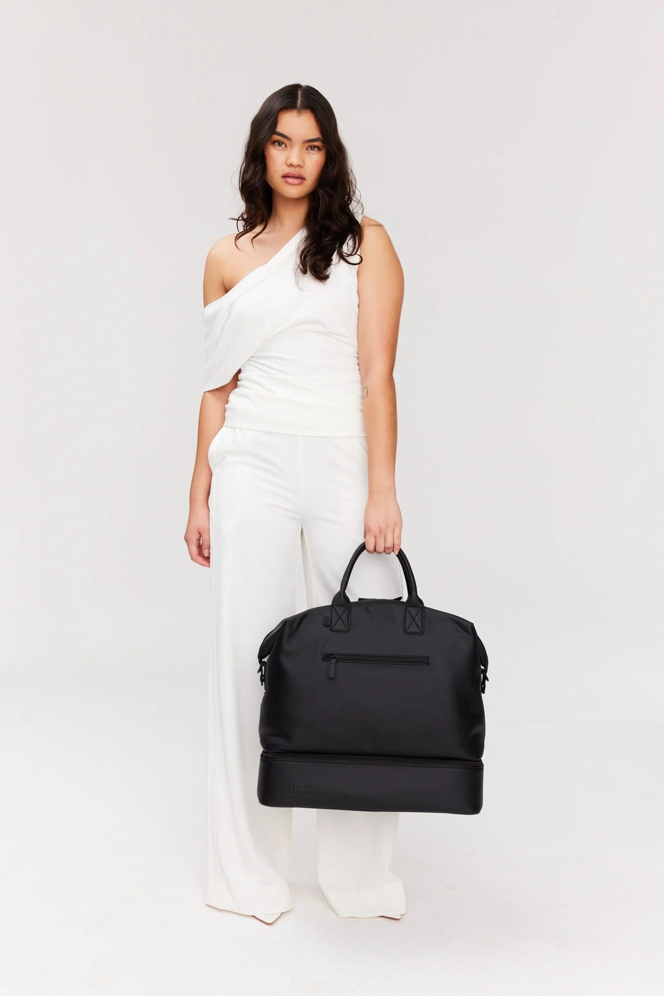 The Premium Weekender in Black - Image 10