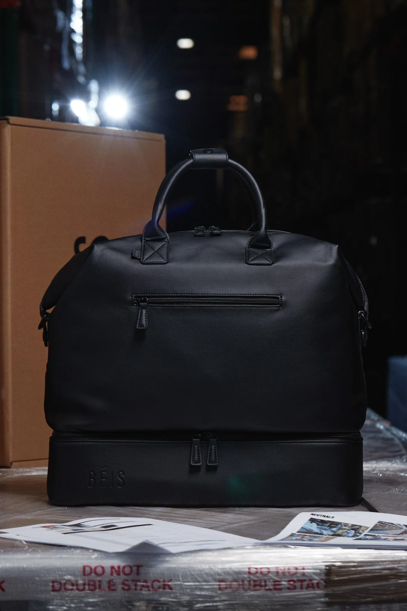 The Premium Weekender in Black - Image 11