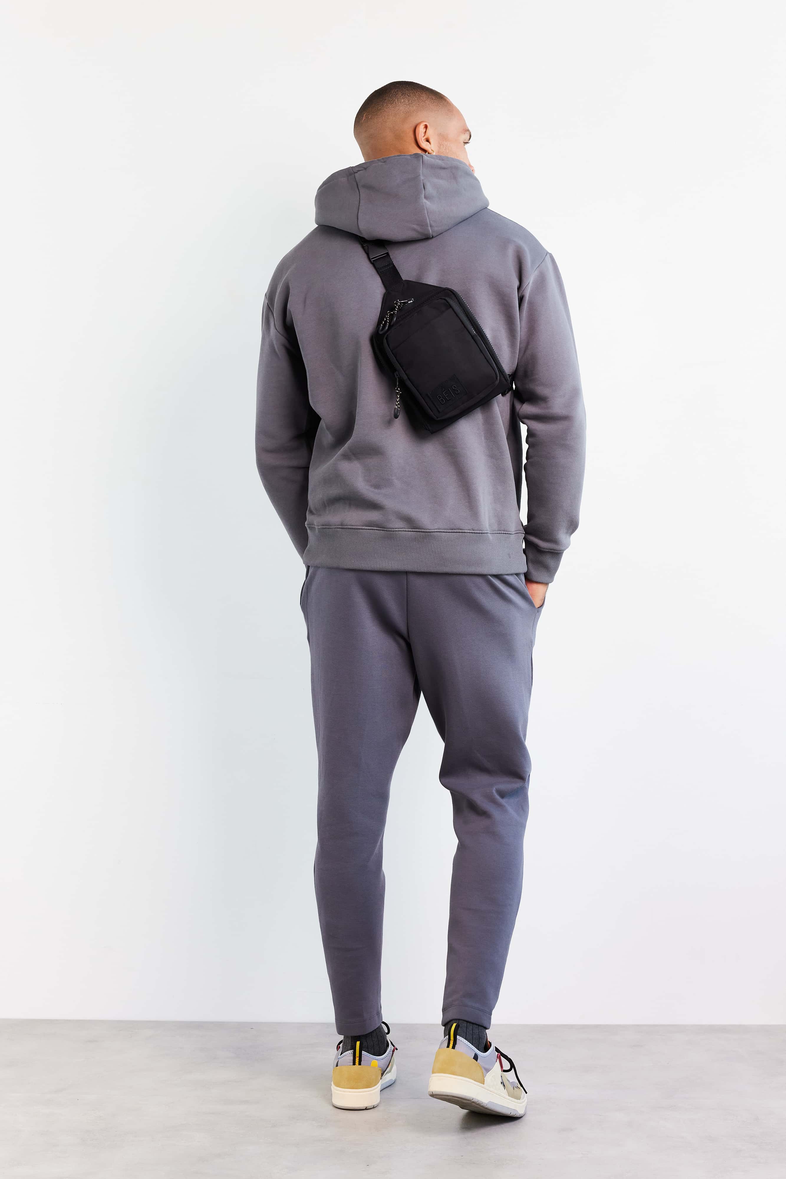 The Sport Sling in Black - Image 4