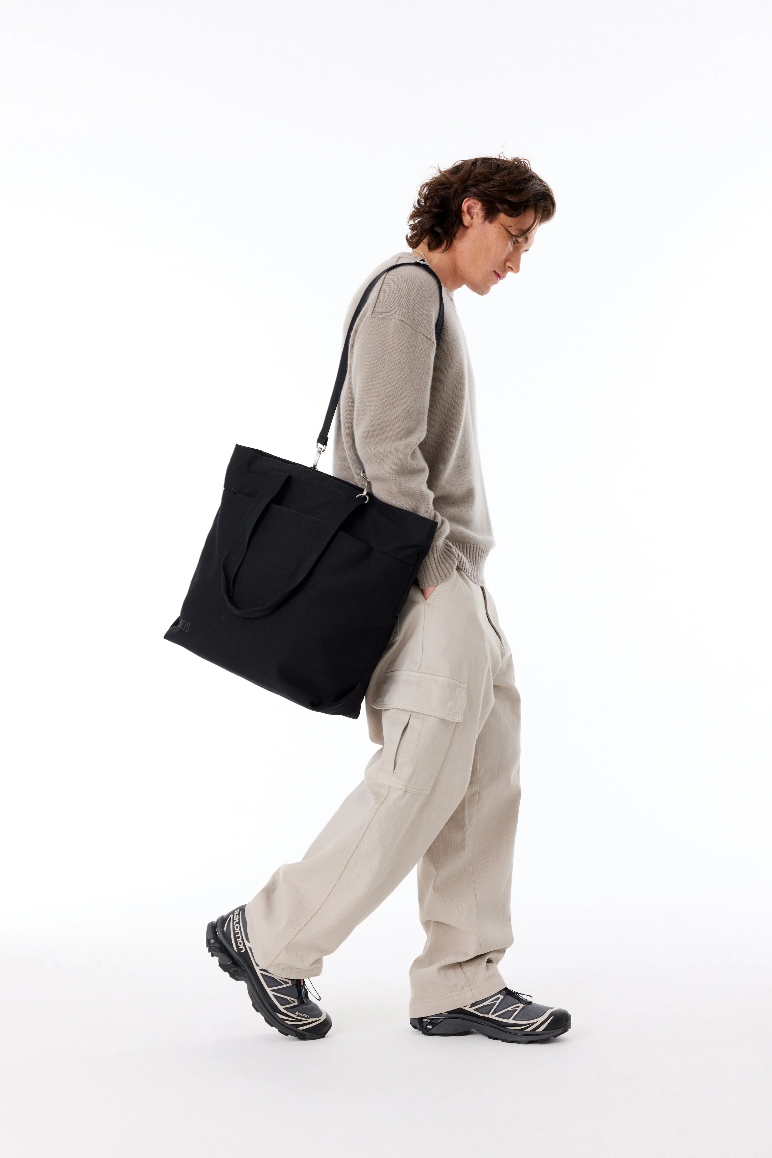 The Utility Tote in Black - Image 5
