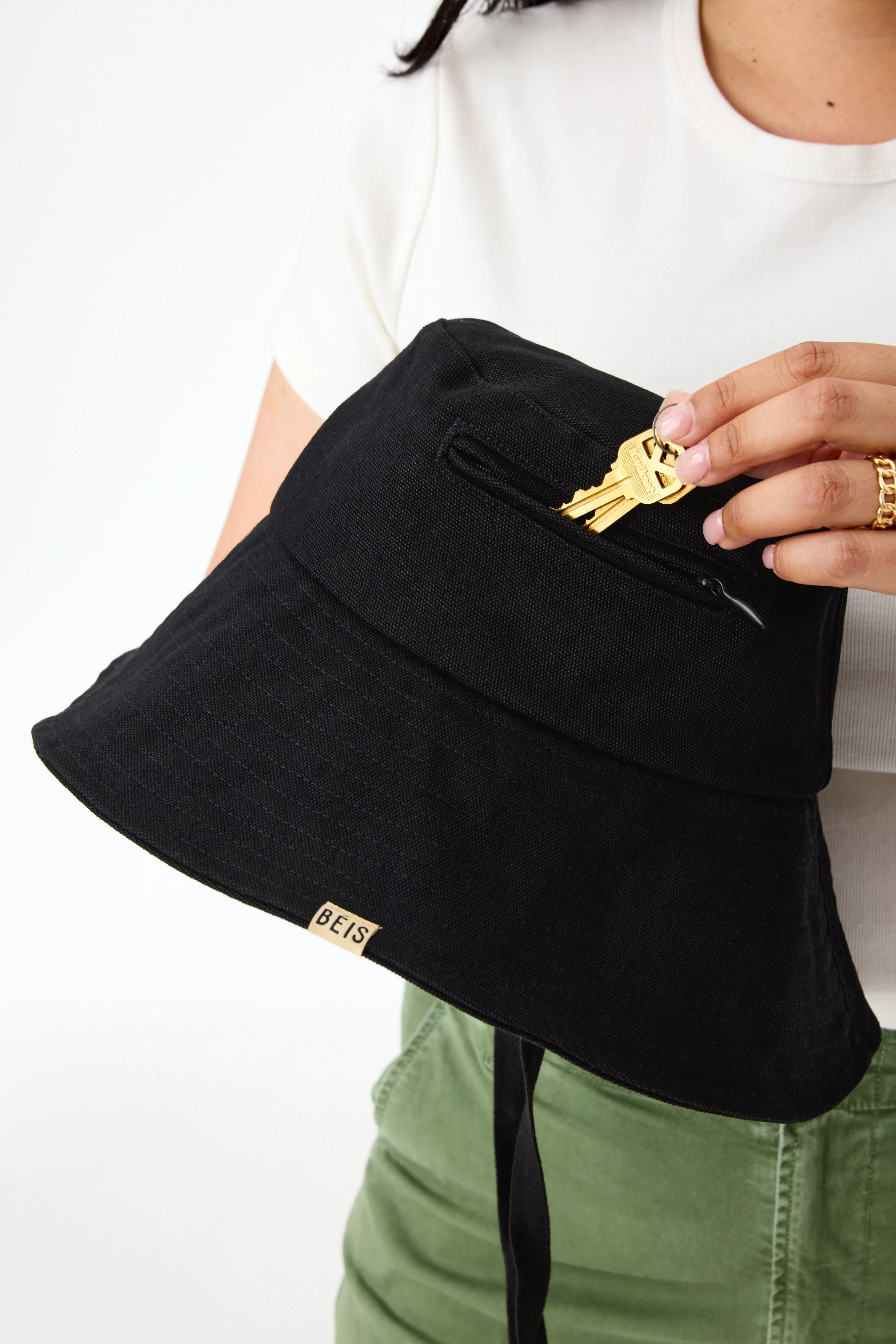 The Wide Brim Sun-Hat in Black - Image 4